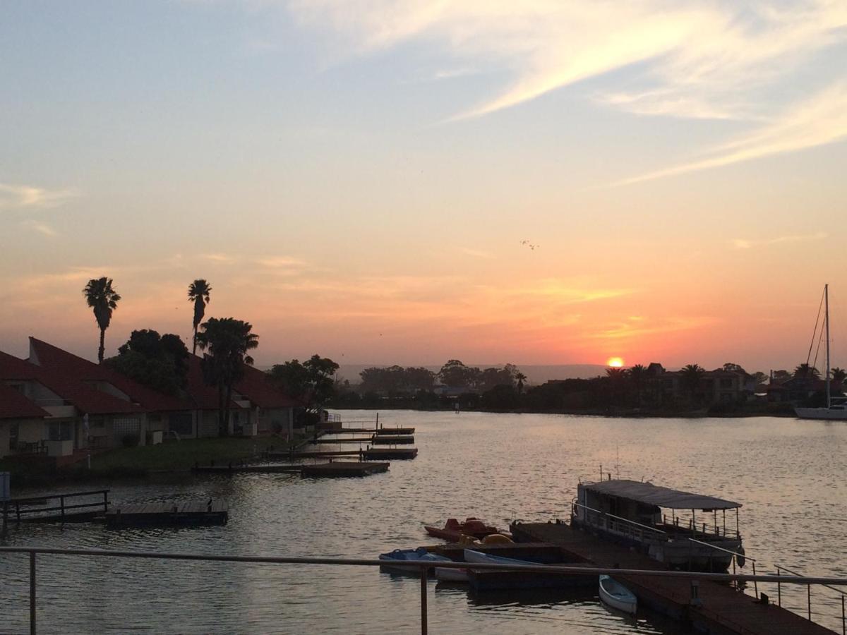 First Group Port Owen Marina Apartment เวลด์ดริฟ ภายนอก รูปภาพ