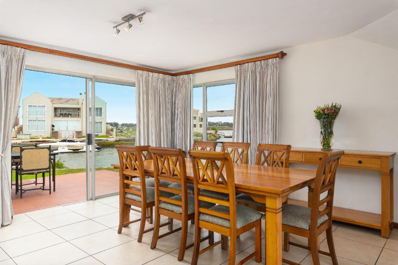 First Group Port Owen Marina Apartment เวลด์ดริฟ ภายนอก รูปภาพ